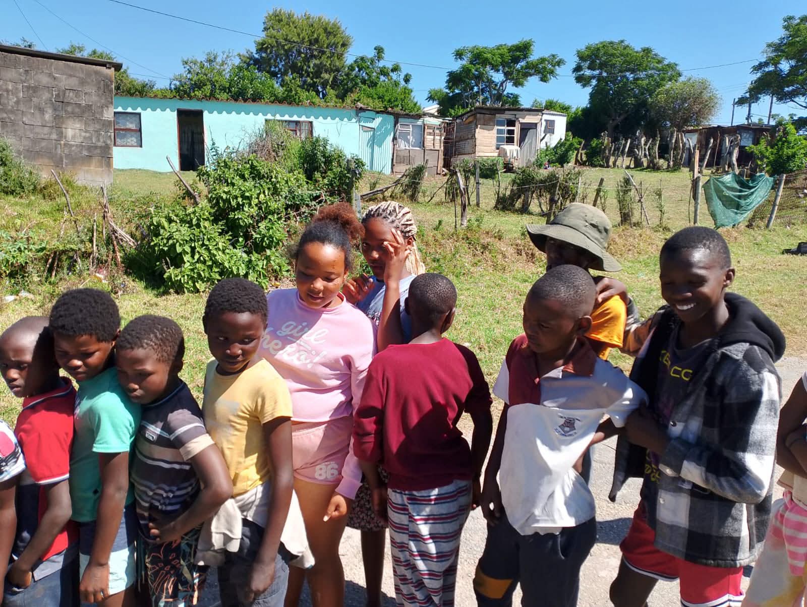 Children gathering on the route